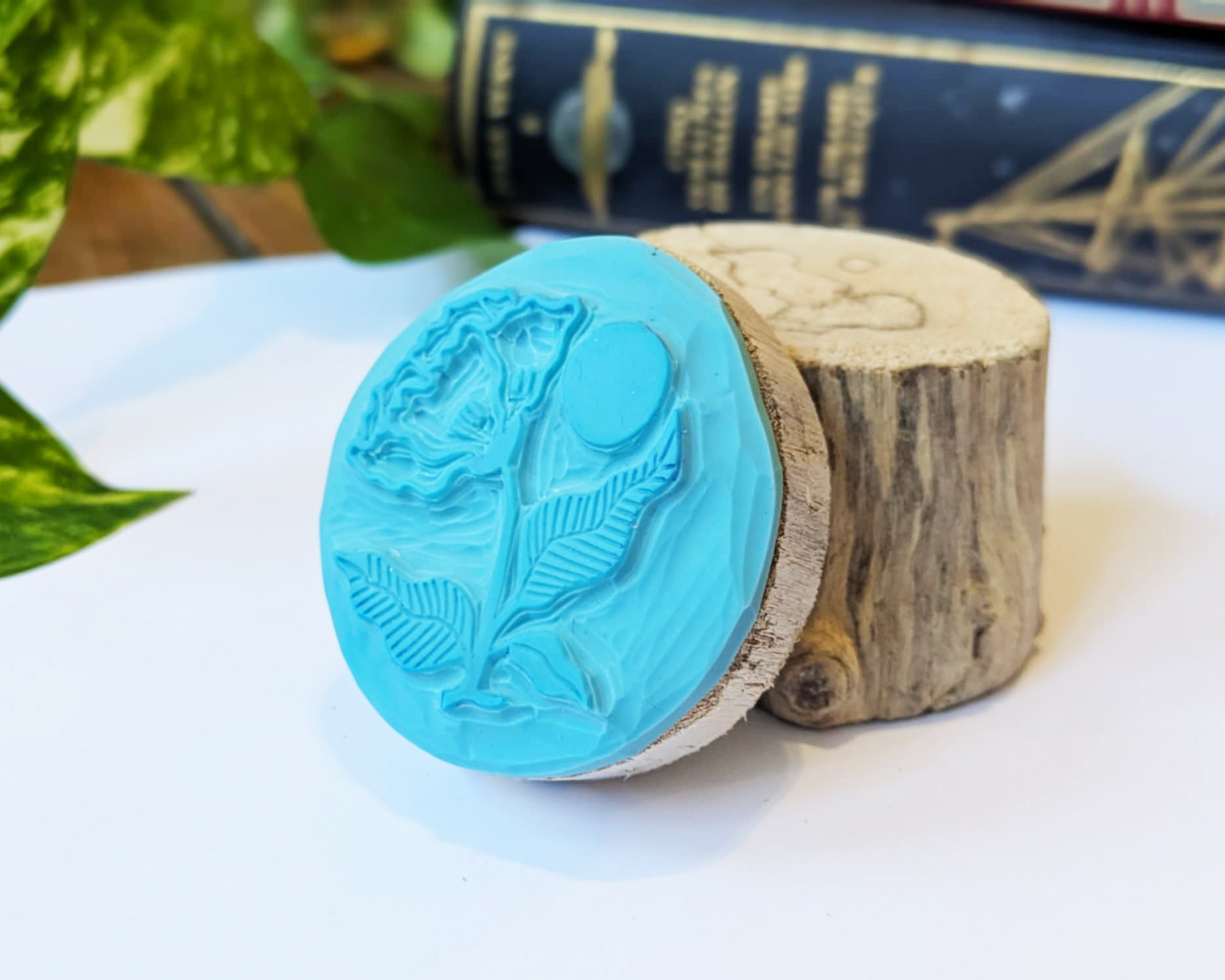 Tampon ex-libris « Fleur » personnalisable – Gravé à la main à Lyon sur bois flotté – Image 3