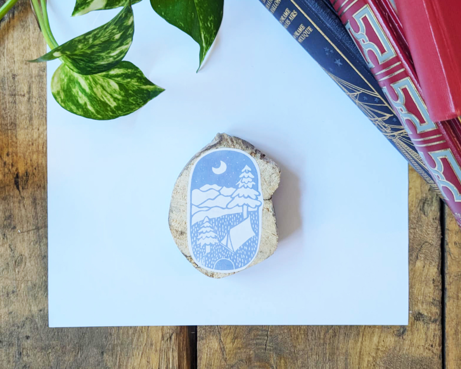 Tampon ex-libris « tente » personnalisable – Gravé à la main à Lyon sur bois flotté – Image 6