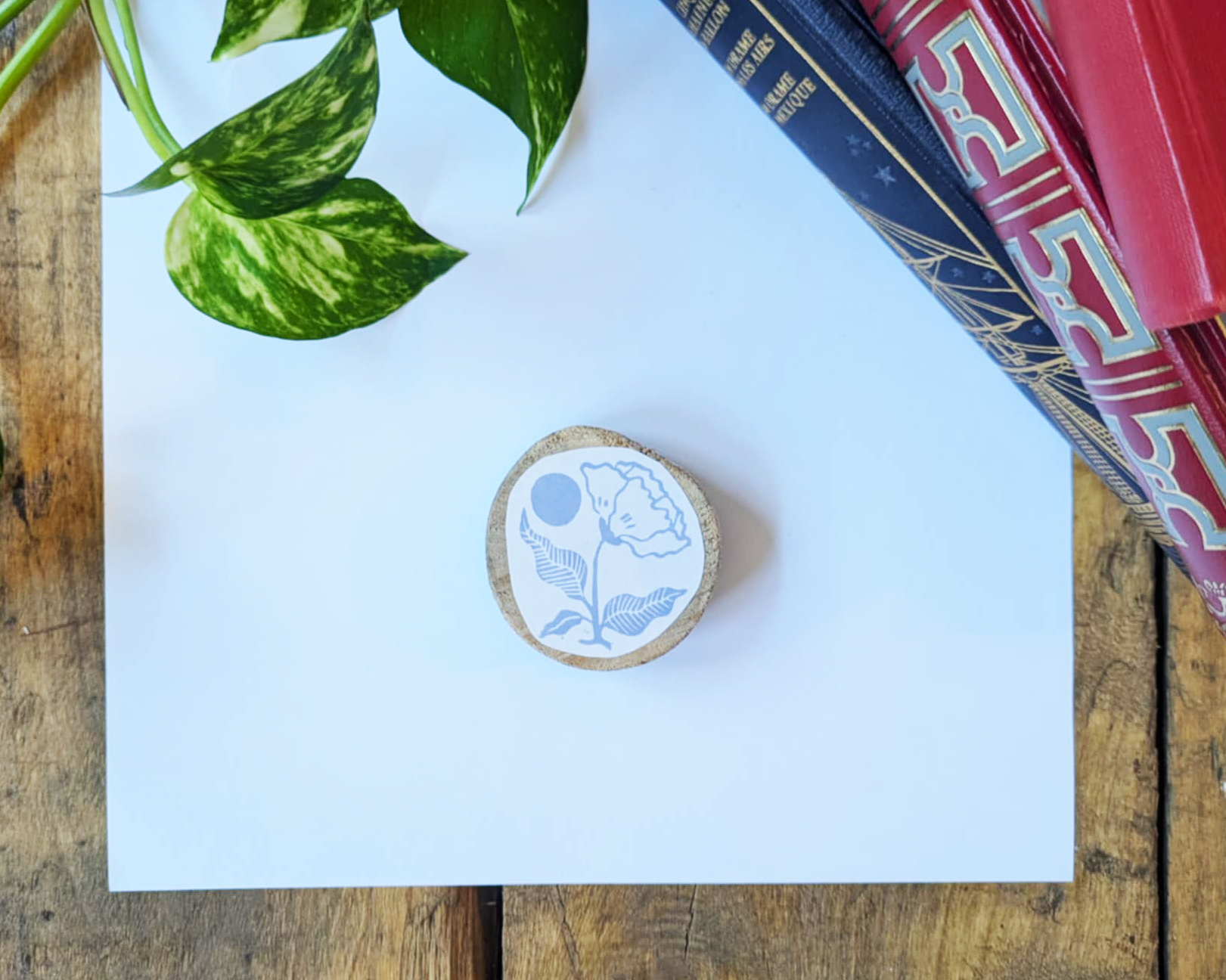 Tampon ex-libris « Fleur » personnalisable – Gravé à la main à Lyon sur bois flotté – Image 4